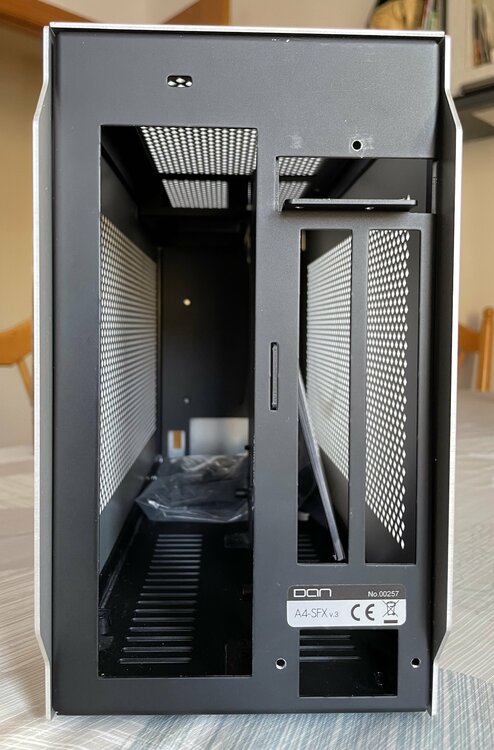 445011349_Caja4.jpg