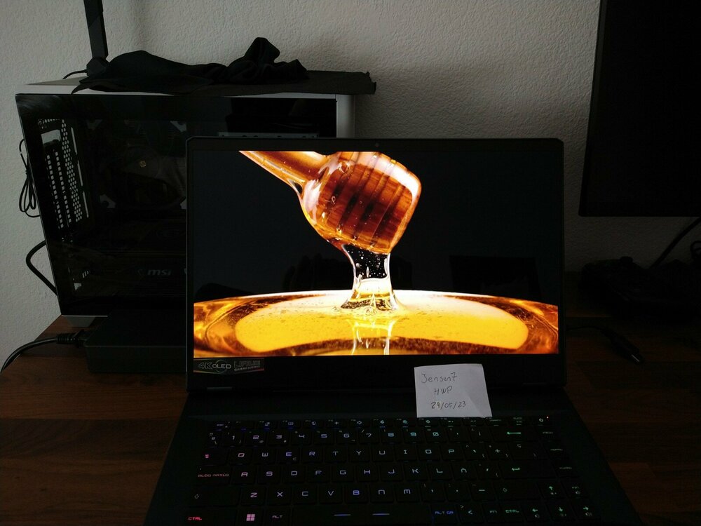 OLED.thumb.jpg.1f7bc04c0c486e667b6c291c6a75bd9a.jpg
