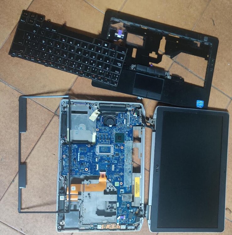 dell2.thumb.JPG.89dce322af5d1fe0508ac9283e4ecee4.JPG
