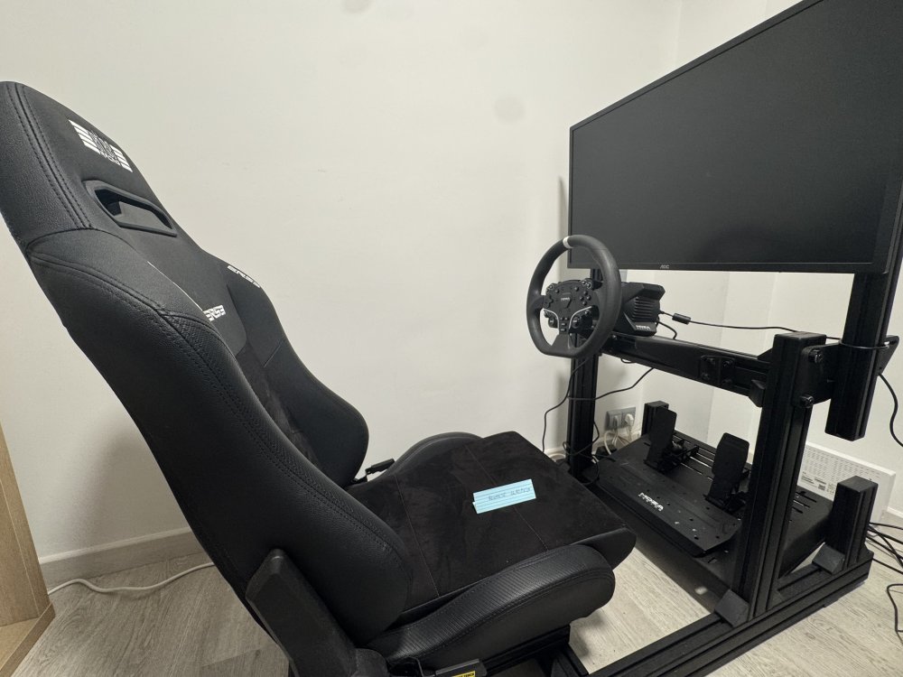 Cockpit.jpg