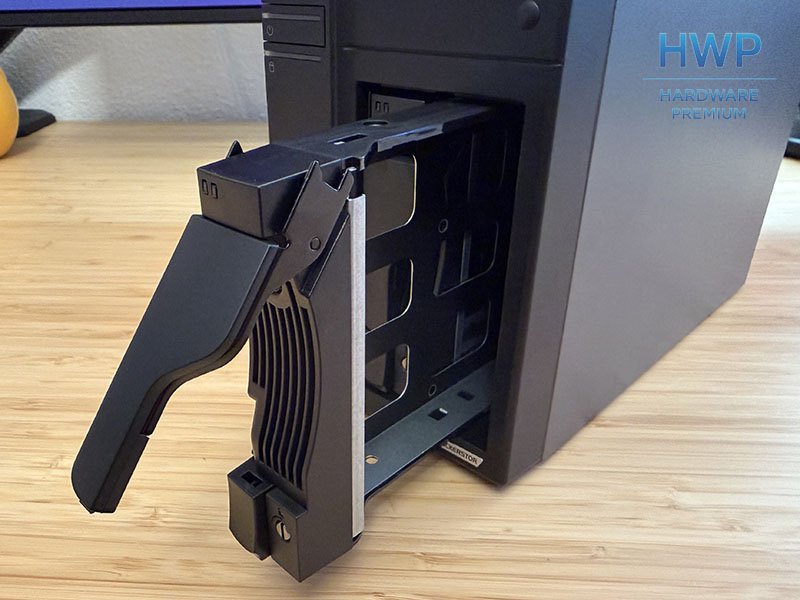asustor-as6702t-v2-bandeja-hdd.jpg