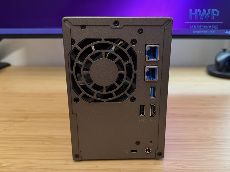 asustor-as6702t-v2-panel-trasero.jpg